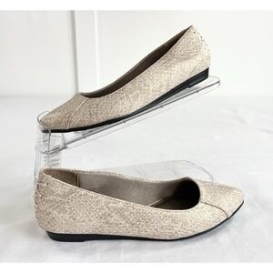 LifeStride Cute Champagne Cano Flats Women's 6.5 Faux Snakeskin Lace Back S1143